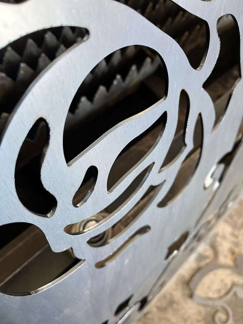 خدمات برش و لیزر  ورق آهن نوین خانی پور در شیراز